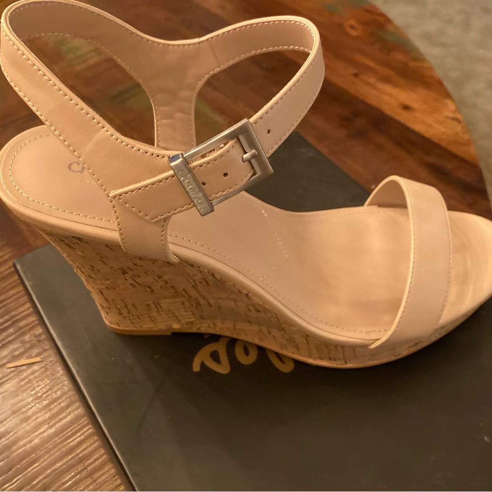 NIB Nude Wedge “Lindy”